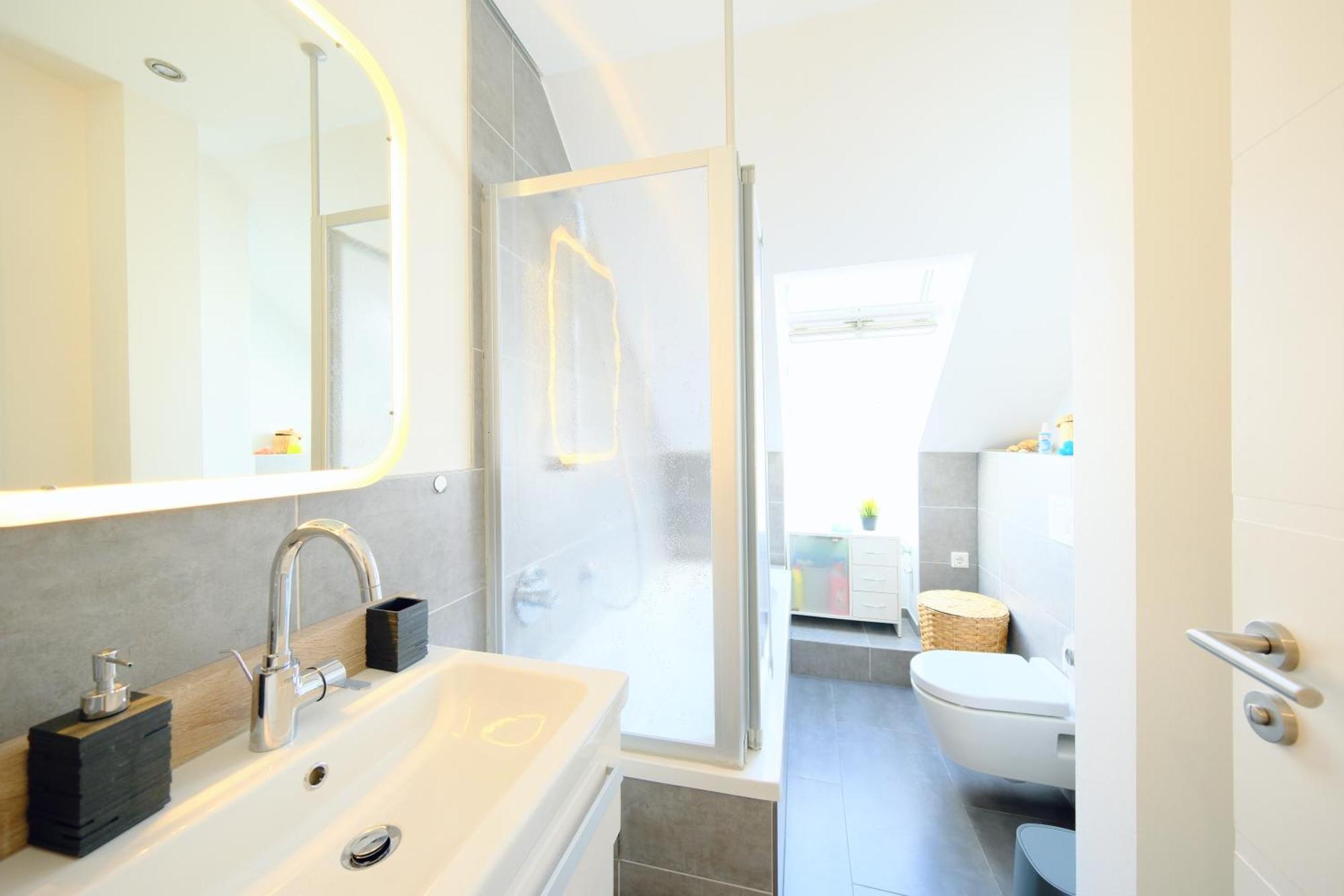 Happybnb - Stilvolles, Naturgelegenes Apartment Mit Blick Auf Den Mittellandkanal Und Die Wasserstadt Hannover - Kamin, Parken Und Spielplatz Exterior foto
